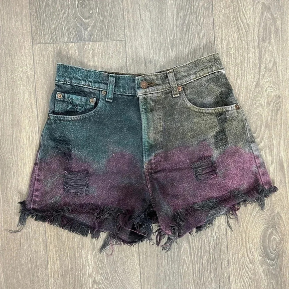 Vintage Levi's Women's 501 Jeans Shorts Black Denim High Waist Cutoffs 90s Y2k - Picture 4 of 13